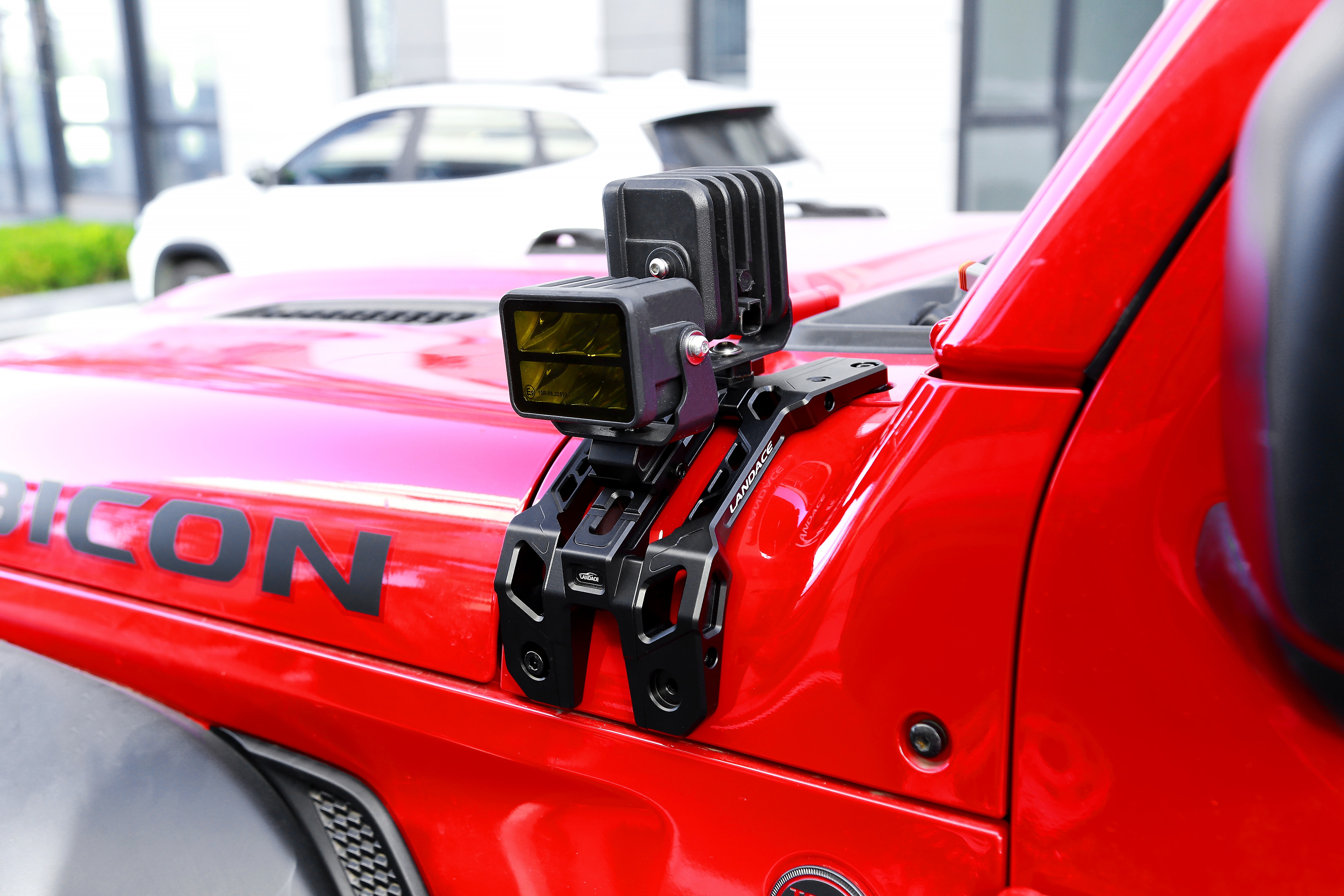 OEM Accepted High- Aluminum Alloy LED Driving Light Bracket A Pillar Mount for Jeep JL