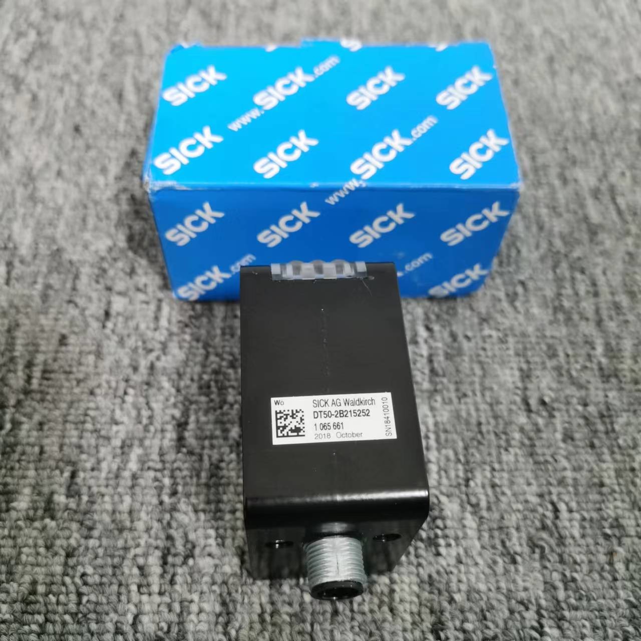 Sick DT50-2 DC 10V-30V Mid Range Distance Sensors DT50-2B215252 1065661