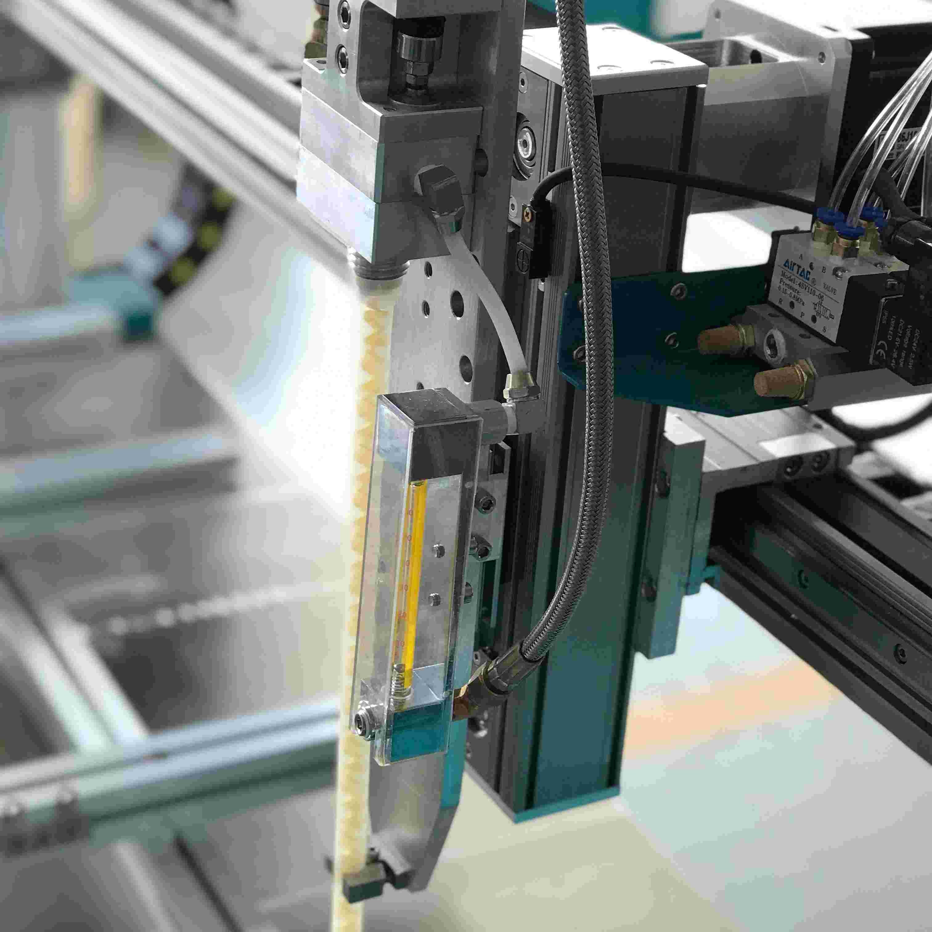 3 Axis Industrial Glue Dispensers 0.5Mpa - 0.8Mpa Automated Glue Dispensing Systems