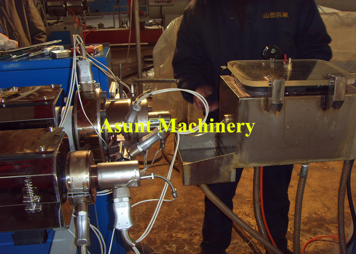 Two Color Plastic Pipe Making Machine PP PE Drinking Production Line