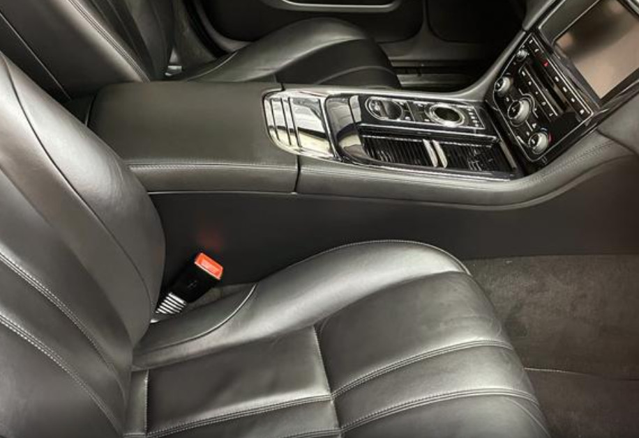 Jaguar XJ 2013 XJL 3.0 SC Panoramic Business Edition Large Car Gasoline 3.0T 340HP V6 8-speed Manual
