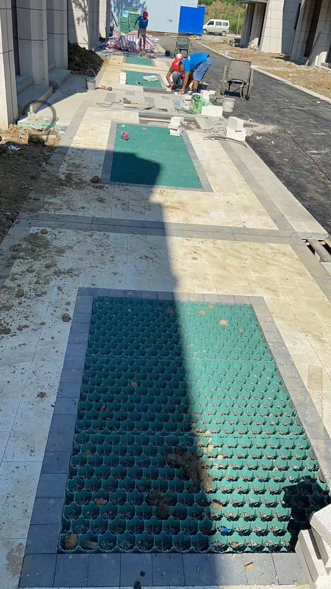 Green Parking and Garden Honeycomb Gravel Grass Paver Manufactured from HDPE Plastic