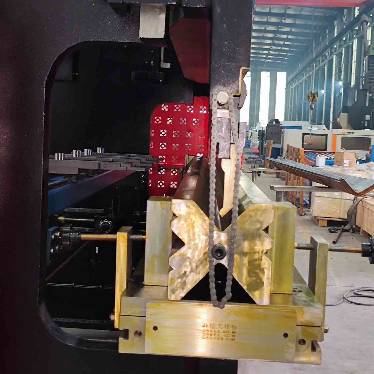 125t 3200 CNC 4MM Thickness Press Brake Bending Machine Big Power 1250KN