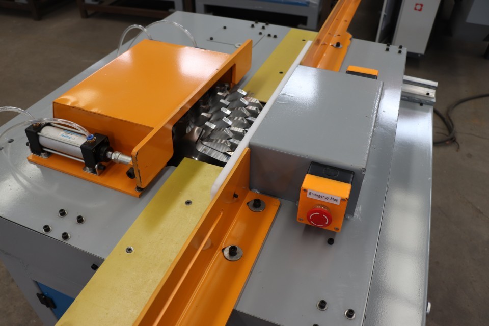 Semi-Automatic Wooden Pallet Nailing Machine with Palletizer wood pallet nailing machine