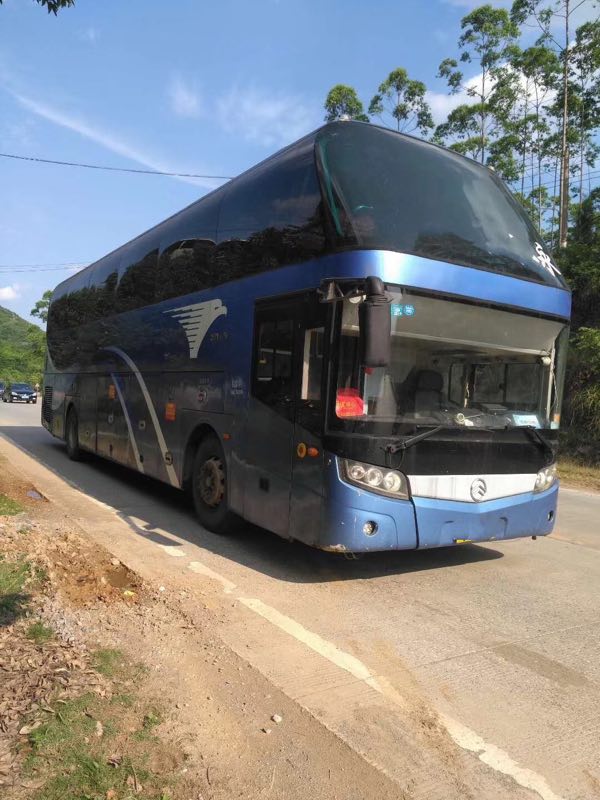 70 Seats Coach Buses with Toilet Good Condition Diesel Engine Chassis Model EQ6840KS4T