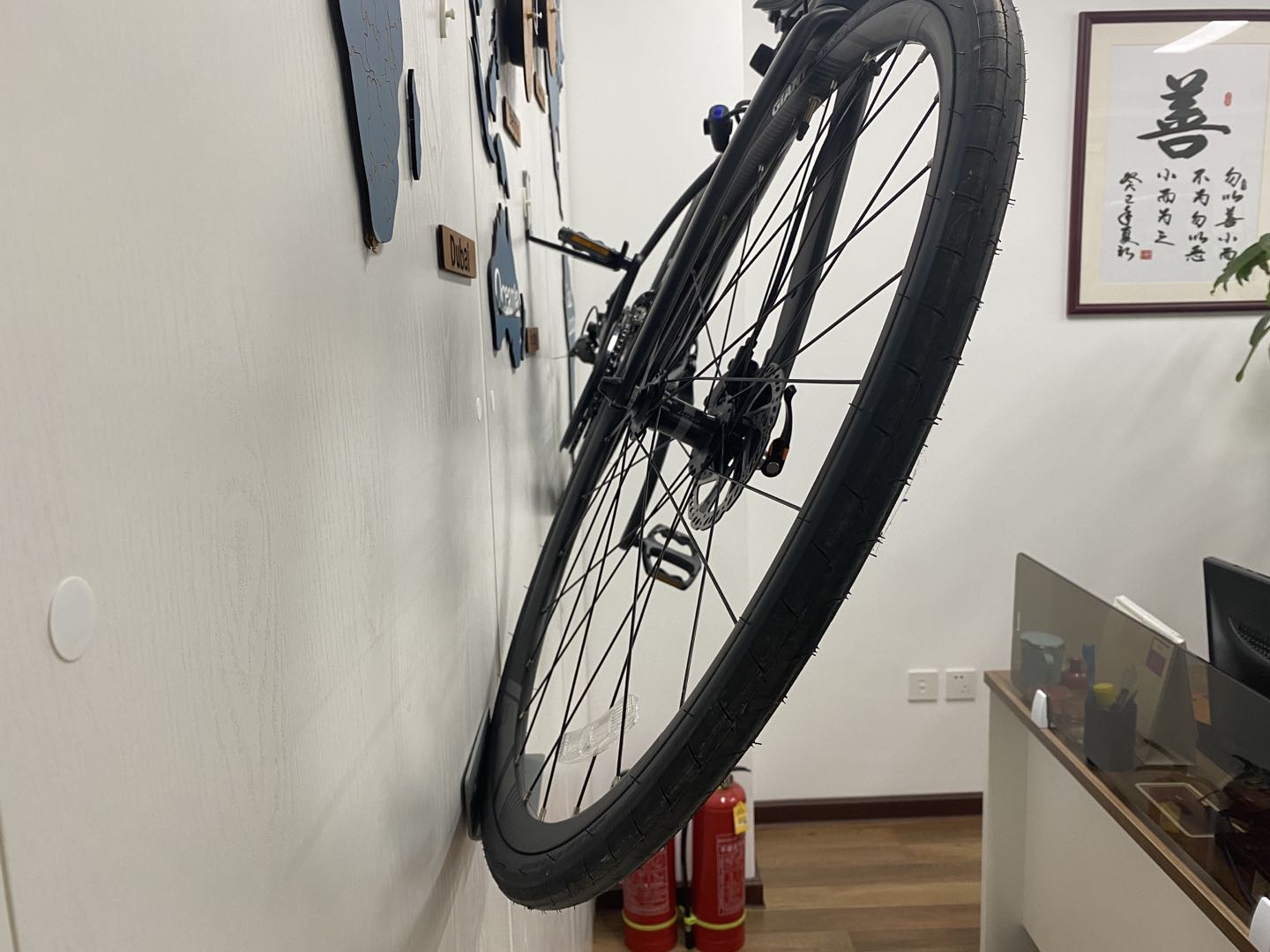 Metal Pedal Suspension Rack Detachable Design for E-Bikes MTBs City Bikes and Road Bikes