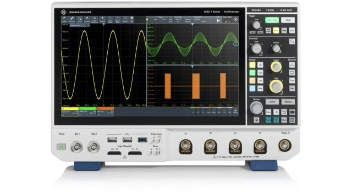 Rohde and Schwarz MXO44 Digital Oscilloscope 4 Channel 200 MHz in full working conditions