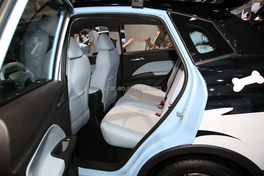 401km Pure Electric Range 2023 Nezha AYA Small City SUV with Max Speed up to 120 Km/h
