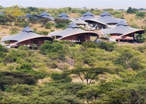 Quality Prefab Outdoor Luxury Resort Tents Large Span High Dielectric Strength wholesale