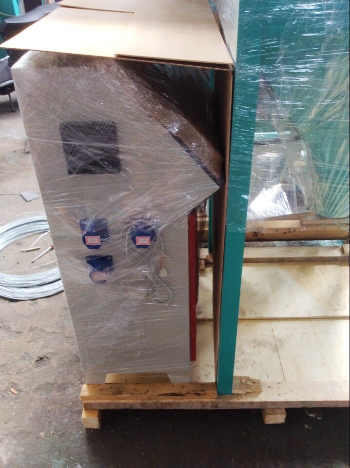 Wind Conveying Wood Grinder Machine , 320KG / H Wood Powder Machine 3700rpm