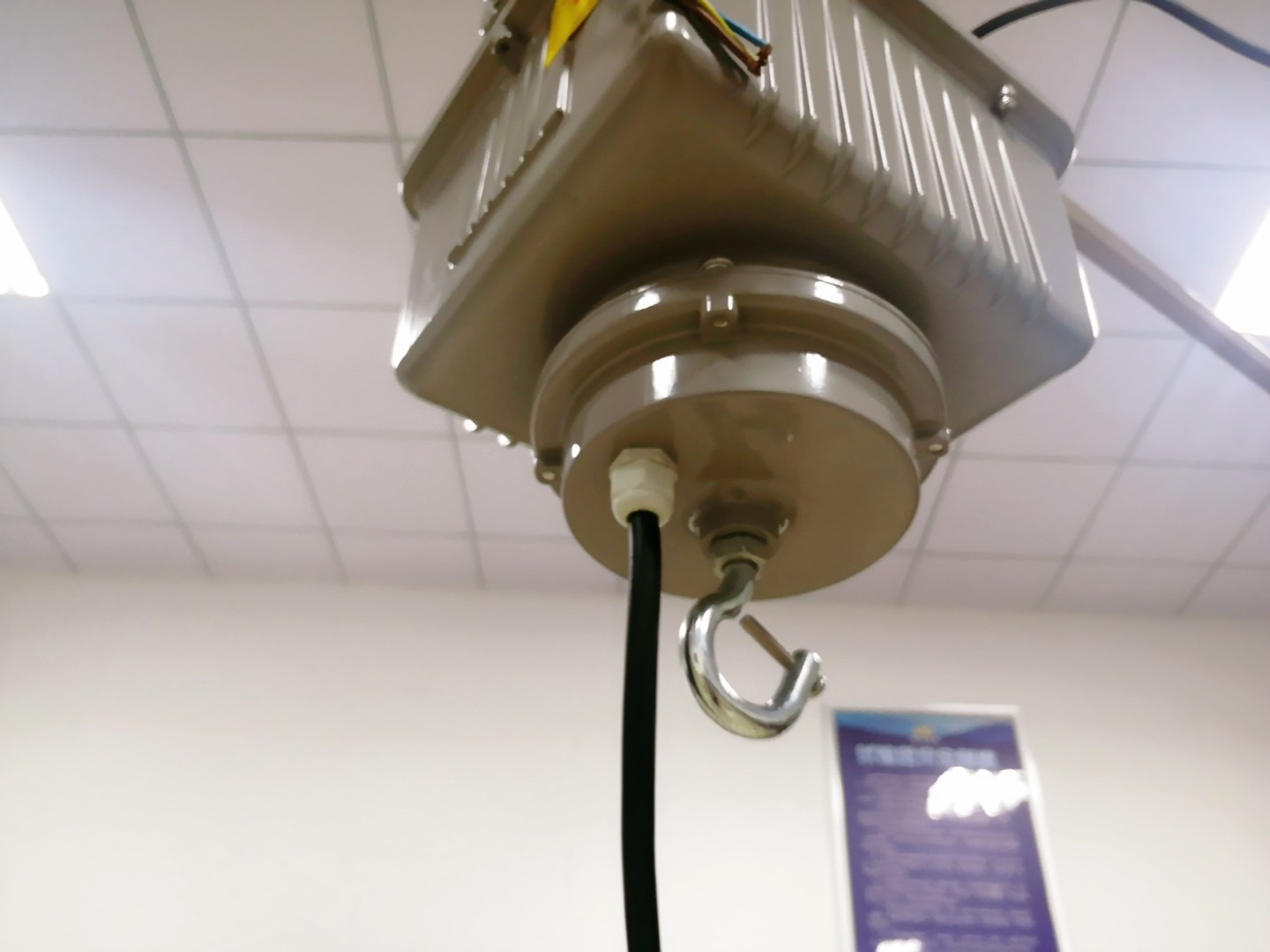 15Kg Ceiling Lamp Remote Lighting Lifter Equipment Heavy Duty
