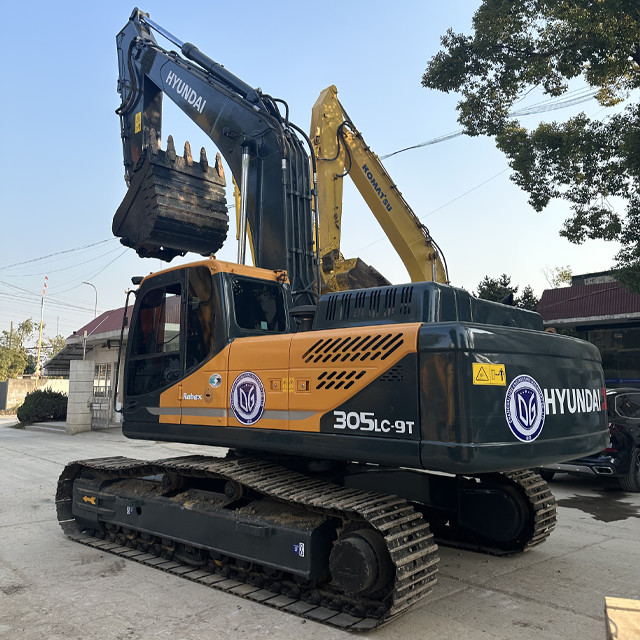 Used Hyundai 305 Excavator – Durable, Reliable, and Ready to Ship