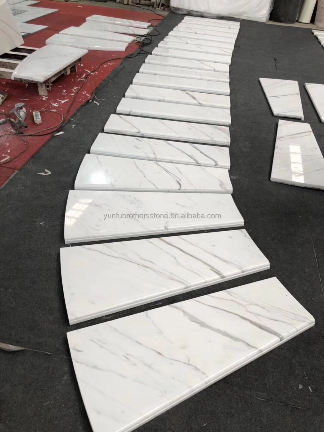 Hotel Indoor Marble Staircase with Modern Spiral Curved Design and Cut-to-Size Option