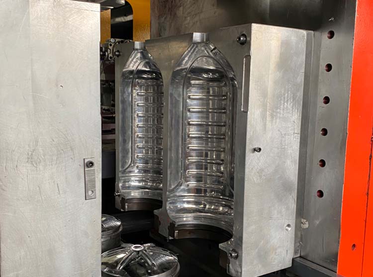 2022 Year Semi Automatic Plastic Bottle Making Machine for Beverage Cosmetic Oil Water