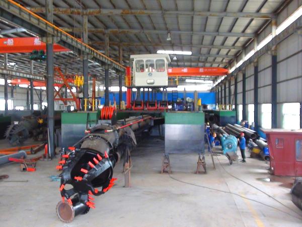 Submersible Dredge 20inch Discharge Port,20m Digging Depth,22m Length,1000Kw