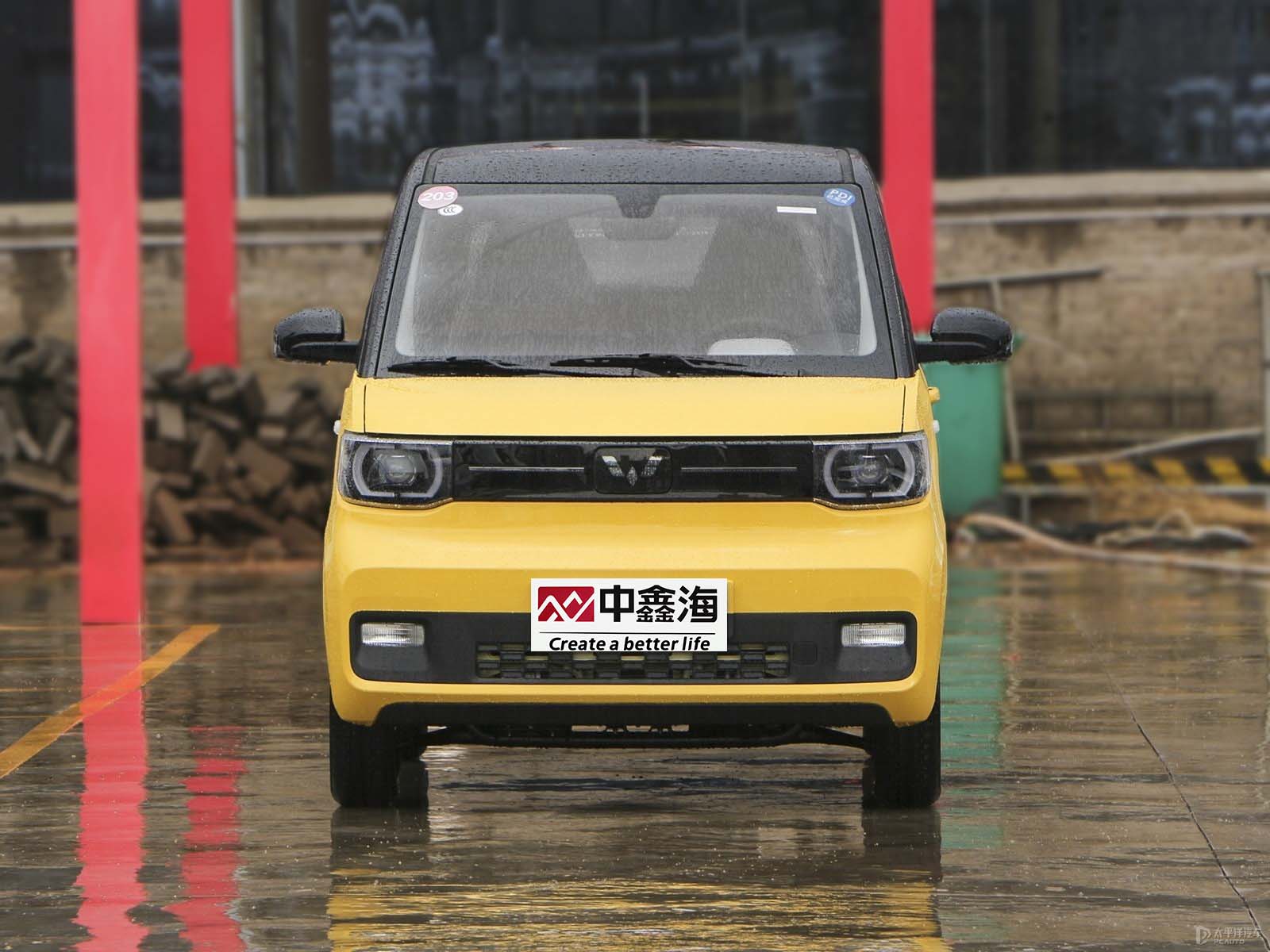 Chinese design Hongguang Mini macarons fashion 120km lithium iron phosphate spot sales, small cars