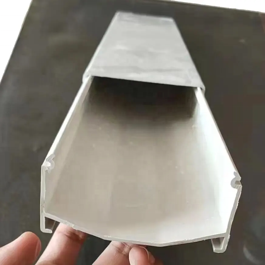 Nursery Greenhouse Hydroponic Pipe NFT Farm with Vertical Aeroponics System Pouch Holes