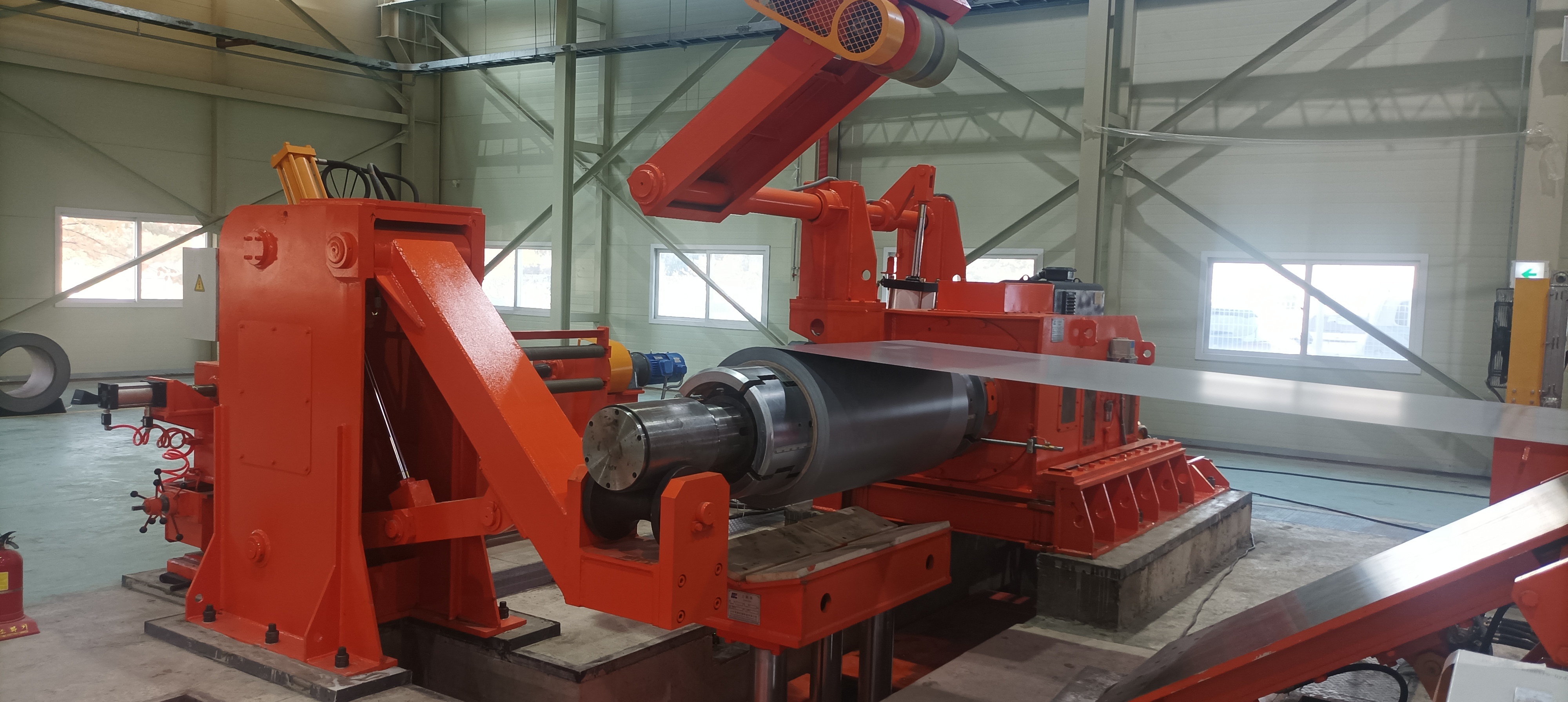 Stainless Steel Coil Uncoiling Leveling Shearing Stacking Line for 4640*1815*1910 Size