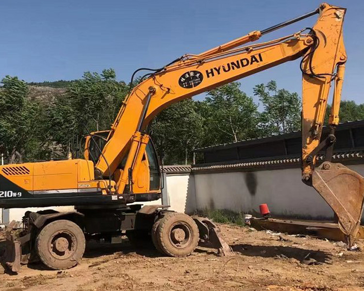 21 Ton Second Hand Mini Digger R210W-9 Used Wheel Excavator