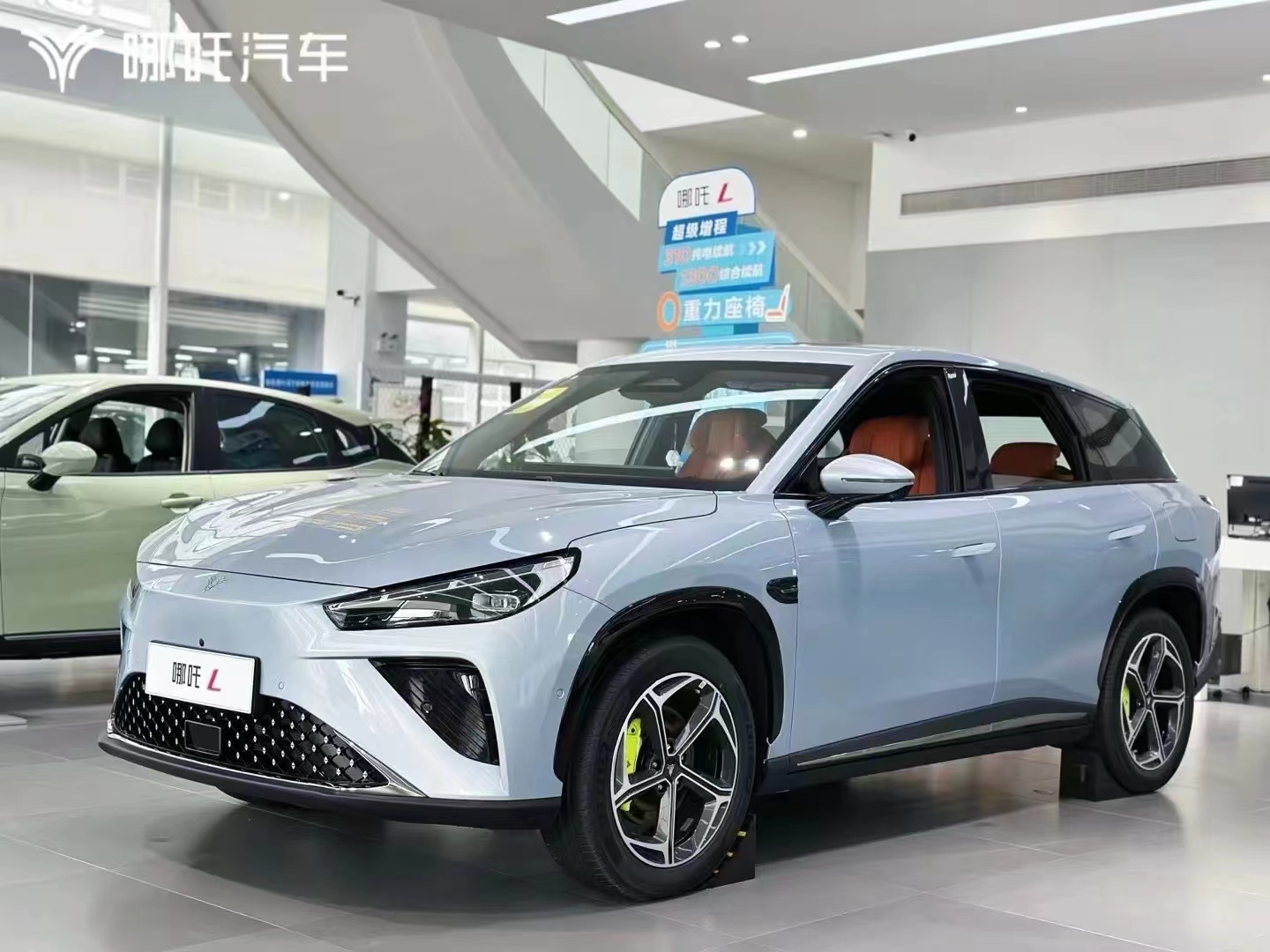 2024 Neta L High Speed Hybrid SUV Extended Range Electric Car 1300km Energy Type Red Cloth Luxury Energy Vehicles EV Car