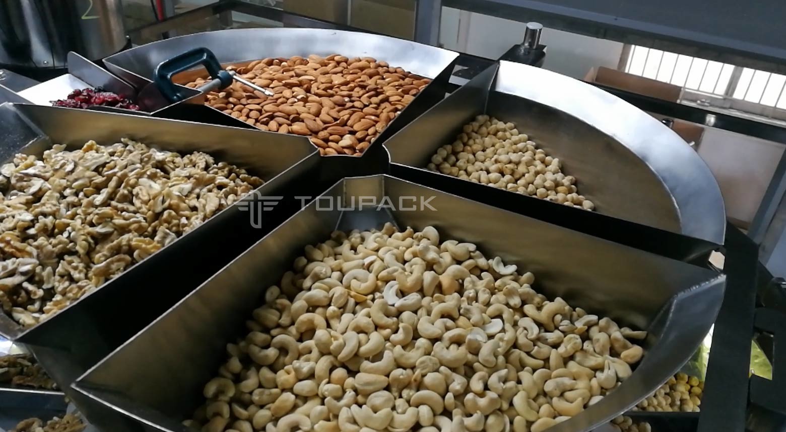 32 Head Blending Automatic Multihead Weigher Dried Fruit Raisin Filling And Packing Machine