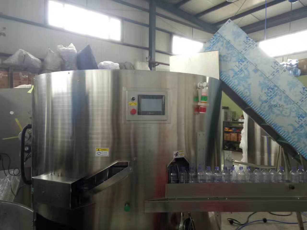 Round Bottle Unscrambler Machine With Rotary Feeding Turntable Table