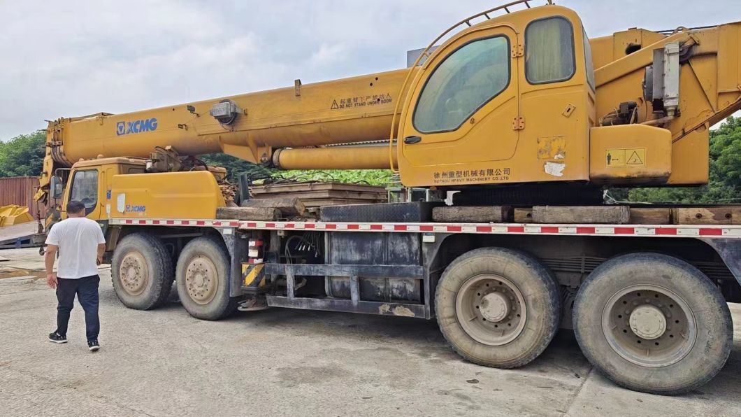 2011 Xg Good Original Condition with High Quality 70t Truck Crane Mobile Crane Hydraulic Crane for Sale at Low Price