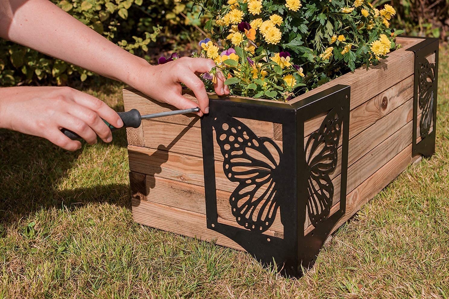 Create a Beautiful Flower or Vegetable Garden with 30*11.43*5.1cm Corner Brackets