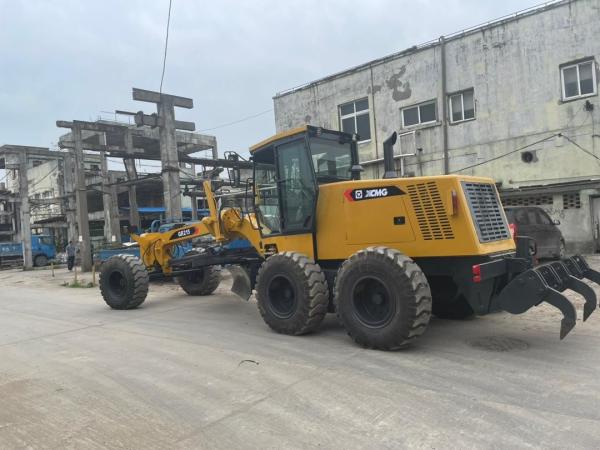 Cheap High Speed XCMG GR215 Second Hand Grader Fuel Efficiency For Construction for sale