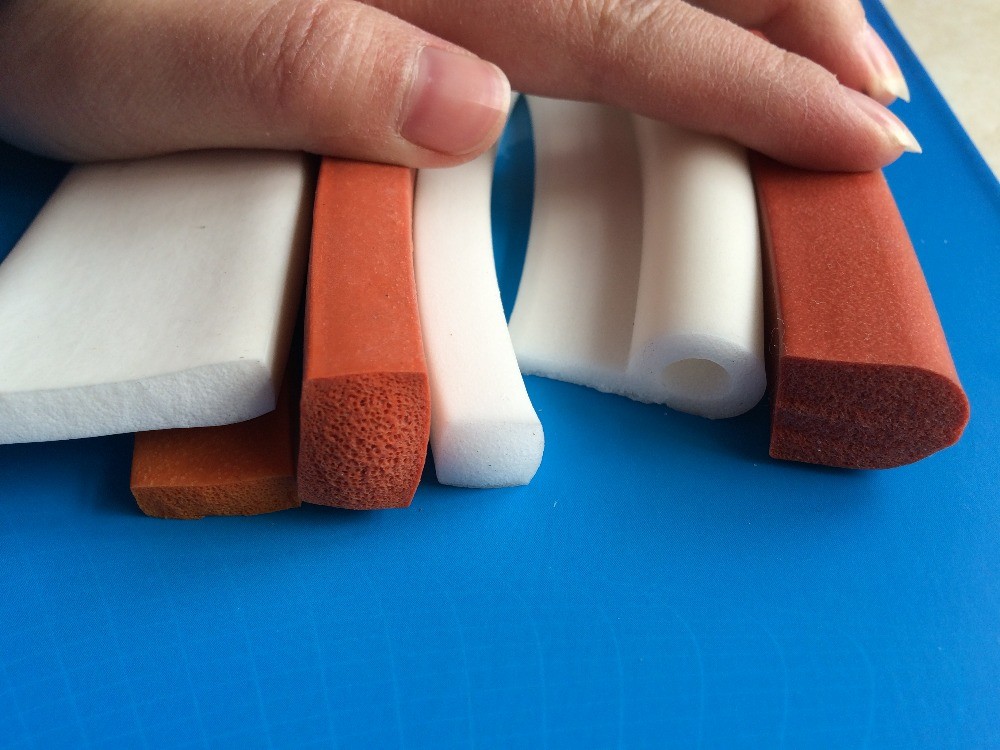 Environmentally Friendly Silicone Foam Rubber Sealing Strip Odourless For Petroleum