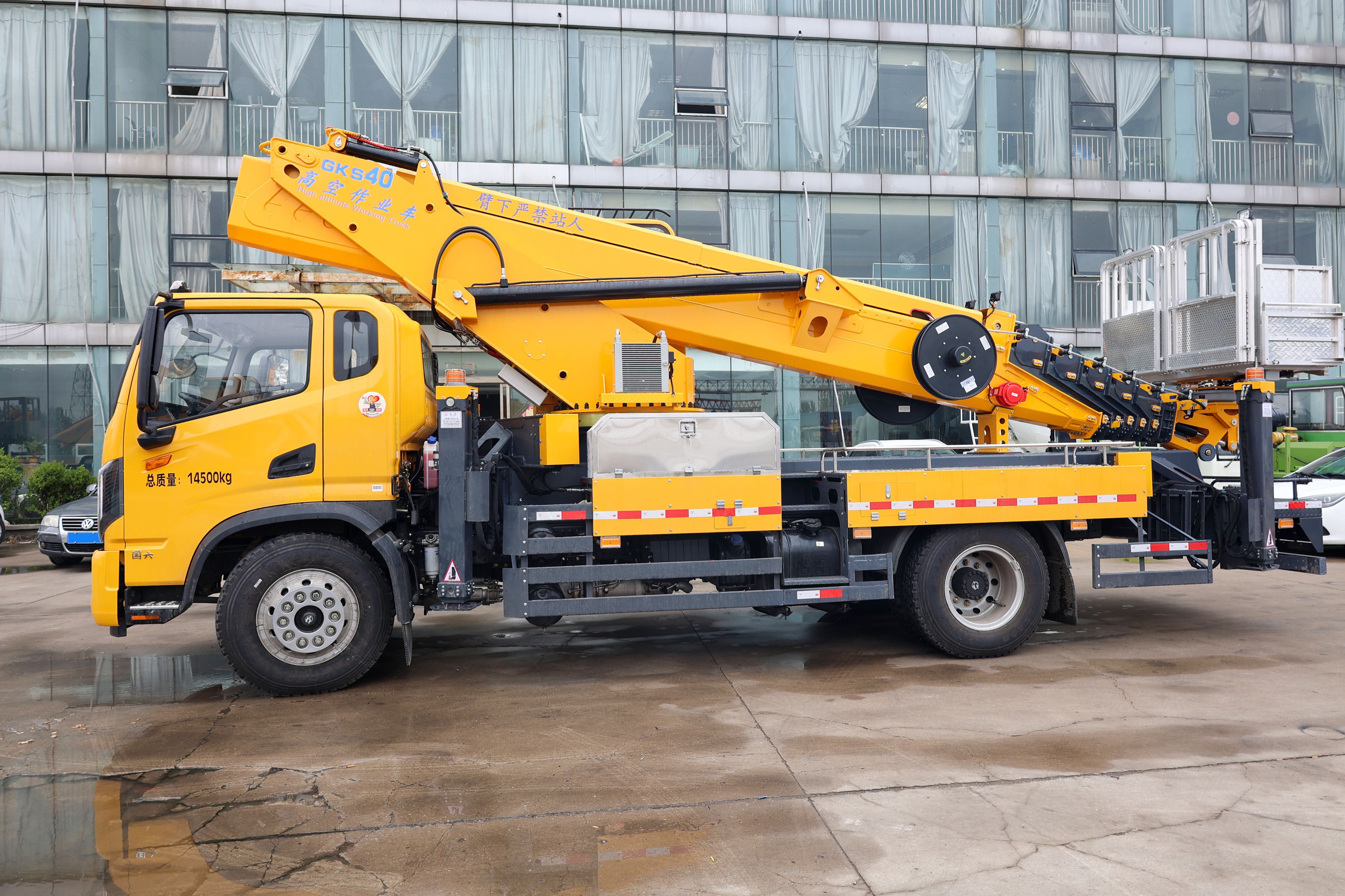Cheap price Dongfeng 40 m aerial platform work vehicles Articulated Boom with Liftlifting bucket type on sale