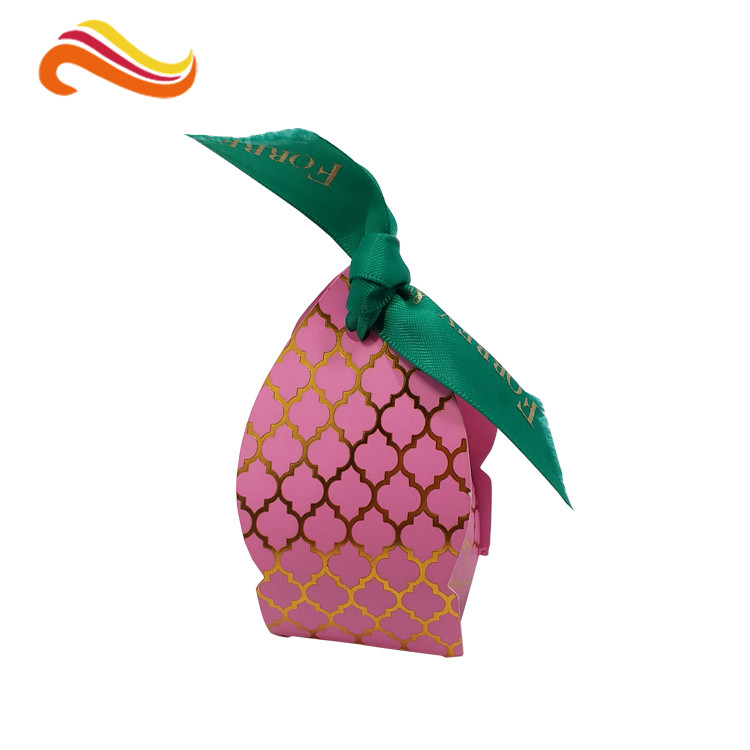 Towel Shape Wedding Favors Packaging Paper Box , Chocolate Gift Boxes Beautiful
