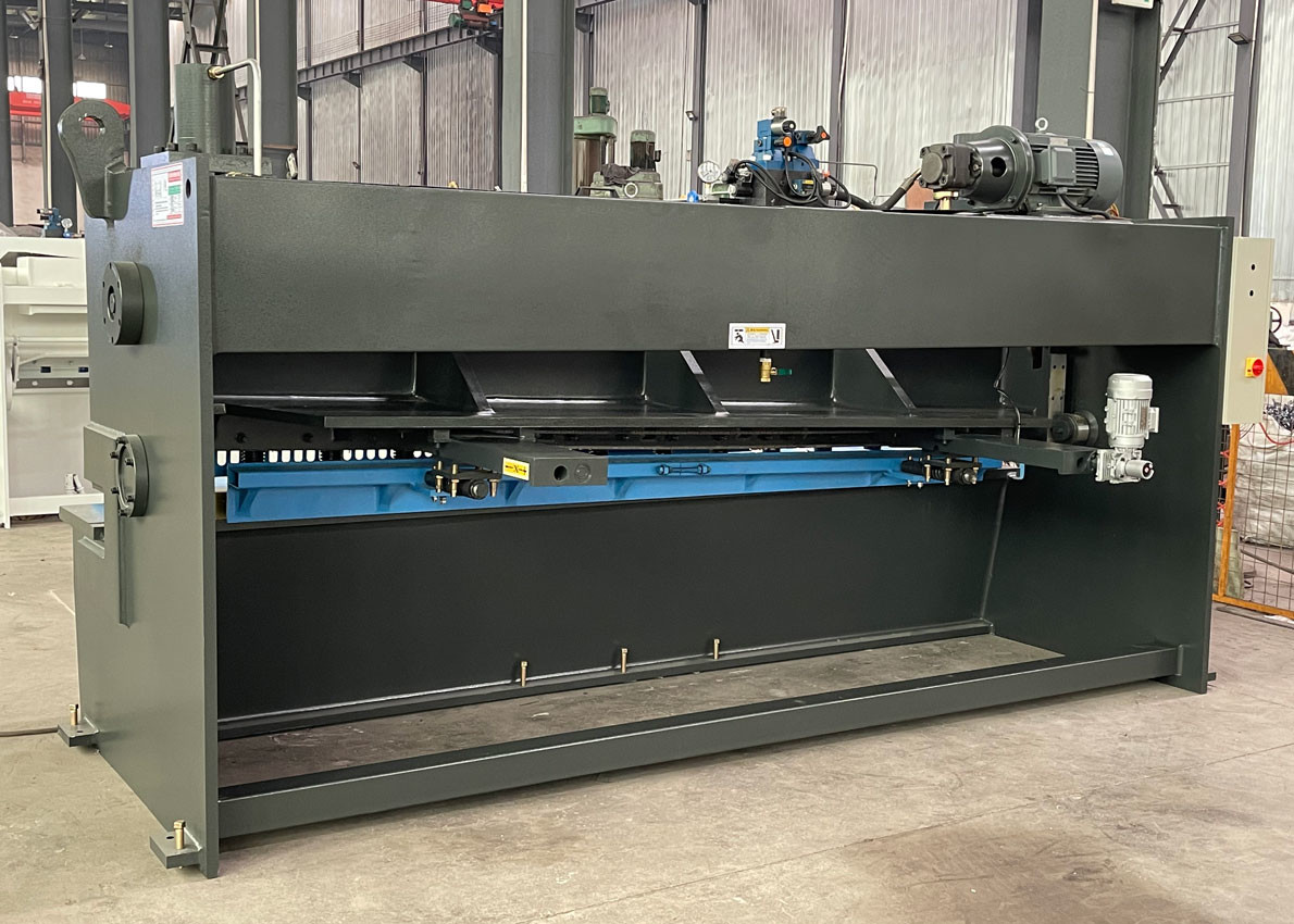 QC12K-16*3200 Professional Hydraulic Guillotine Shearing Machine with Automatic Blade Gap Adjustment