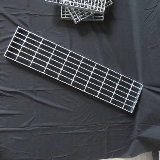 Antiskid Serrated Steel Grate Stair Treads Corrosion Resistant