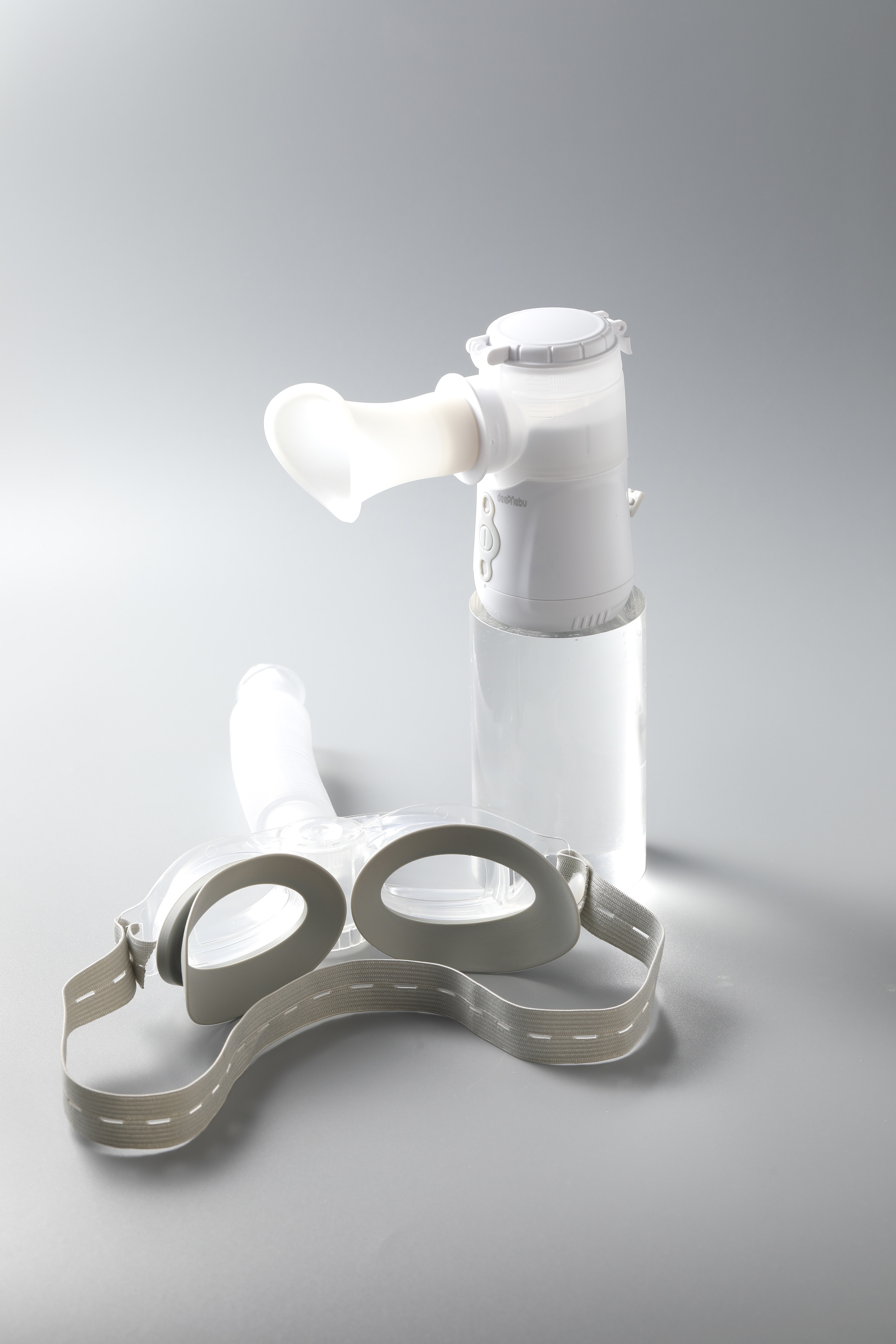 Mini Mute Medical Nebulizer Inhaler Machine For Respiratory Tract And Eyes 2-3μm