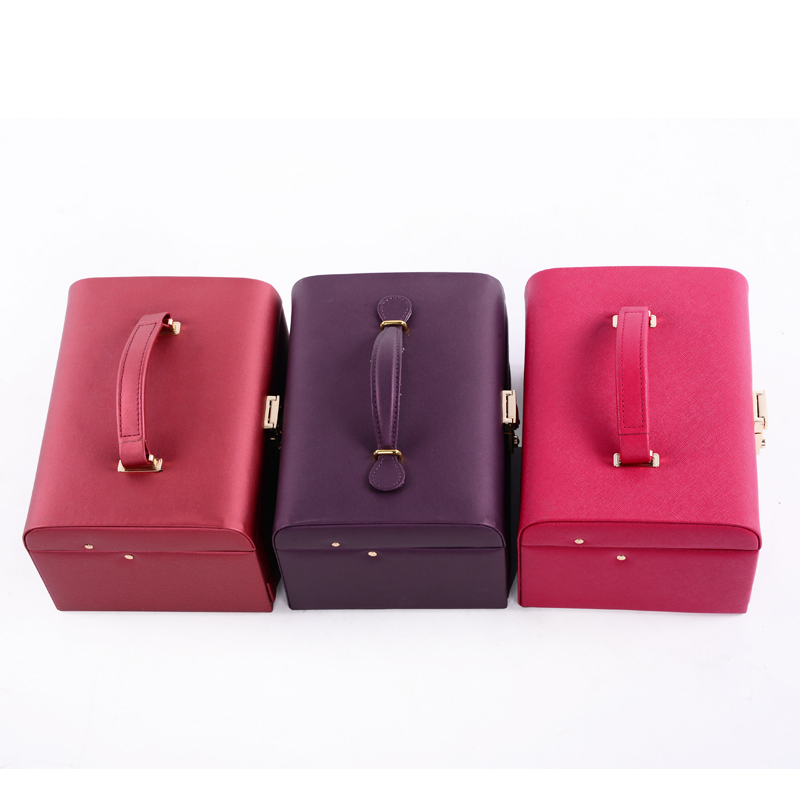 Travel Ornaments Leather Jewelry Box Lockable Square Shape Eco Friendly