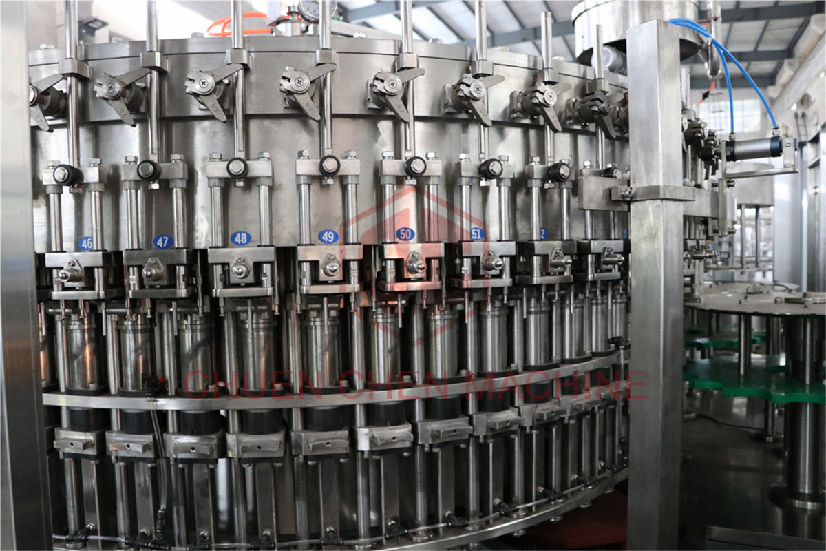 60-60-15 Carbonated Soft Drink Filling Machine For 330ml-1500ml Bottle