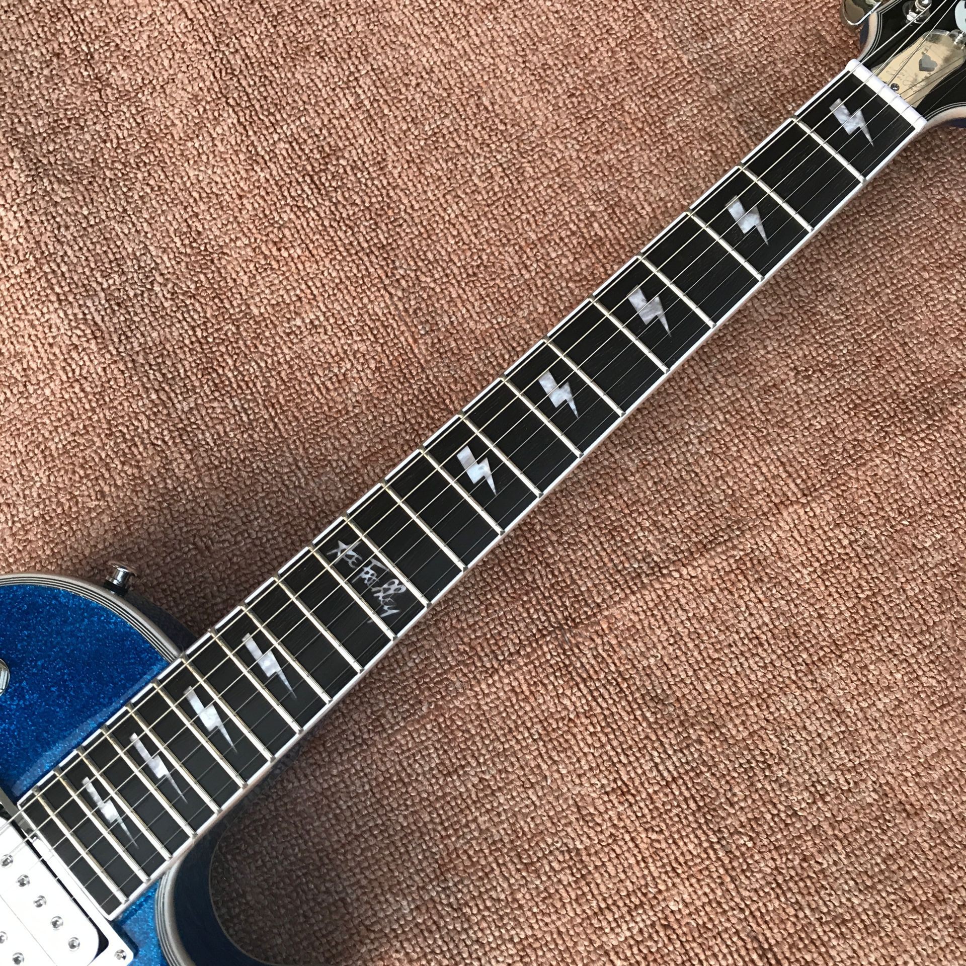 New high quality big silver powder silver hardware 3 pickup trucks and 6 strings electric guitar