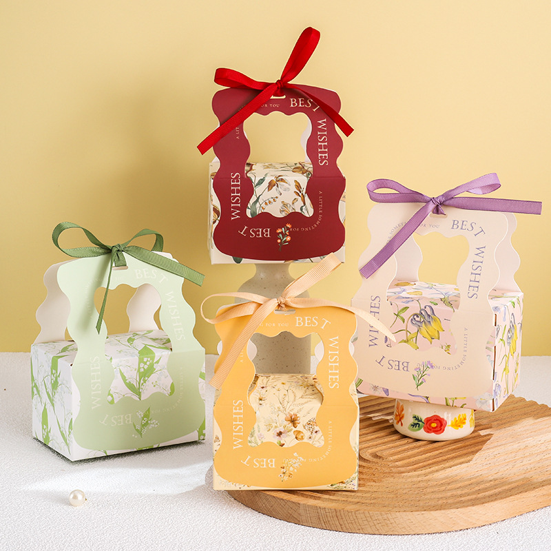 Art Paper Luxury Logo Gift Shopping Embossing Paper Bag with Handle Screen