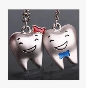 Quality New creative gift product smile tooth wedding gift keychain keyrings wholesale
