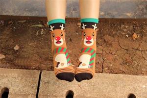 Quality Cartoon christmas deer patterned design winter cotton socks for women wholesale