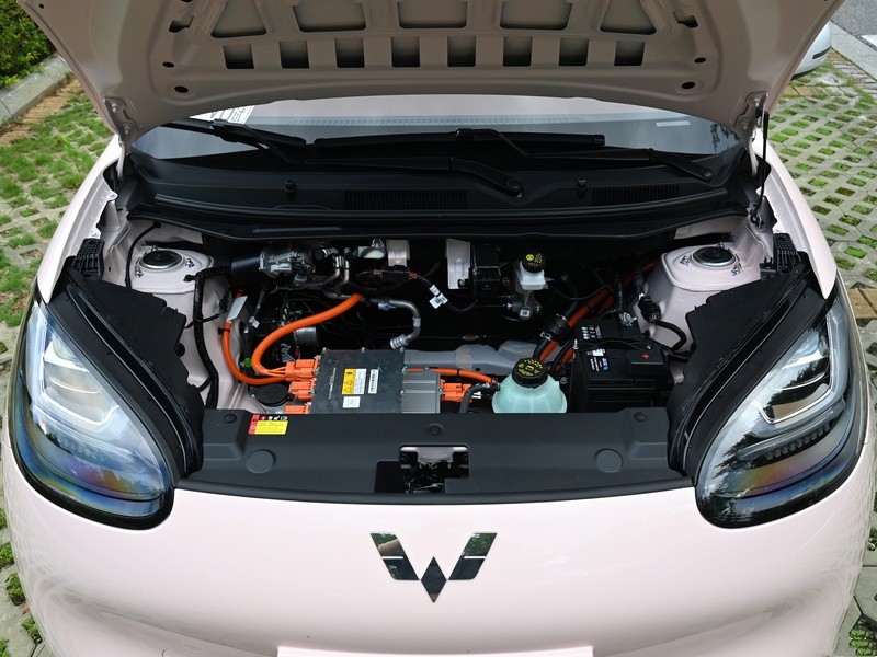 Electric EV Car Wuling Binguo EV 5 Door 4 Seat 2024 New Energy Explosive Cost-Effective Hatchback Electric car