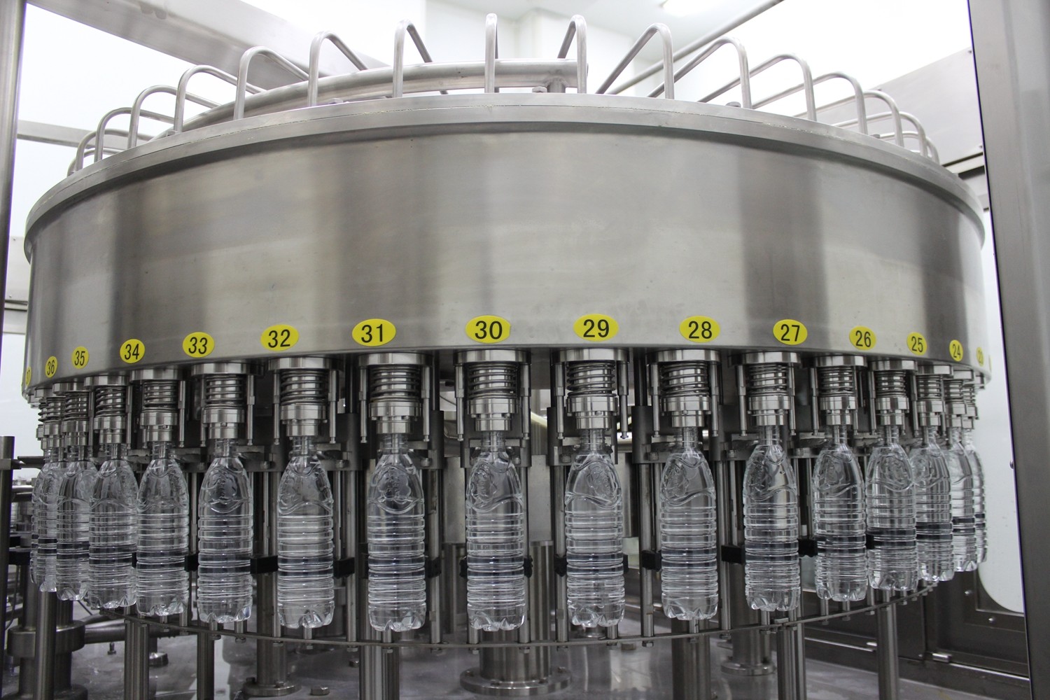 CE Certified 5L 6000BPH PET Bottle Filling And Capping Machine