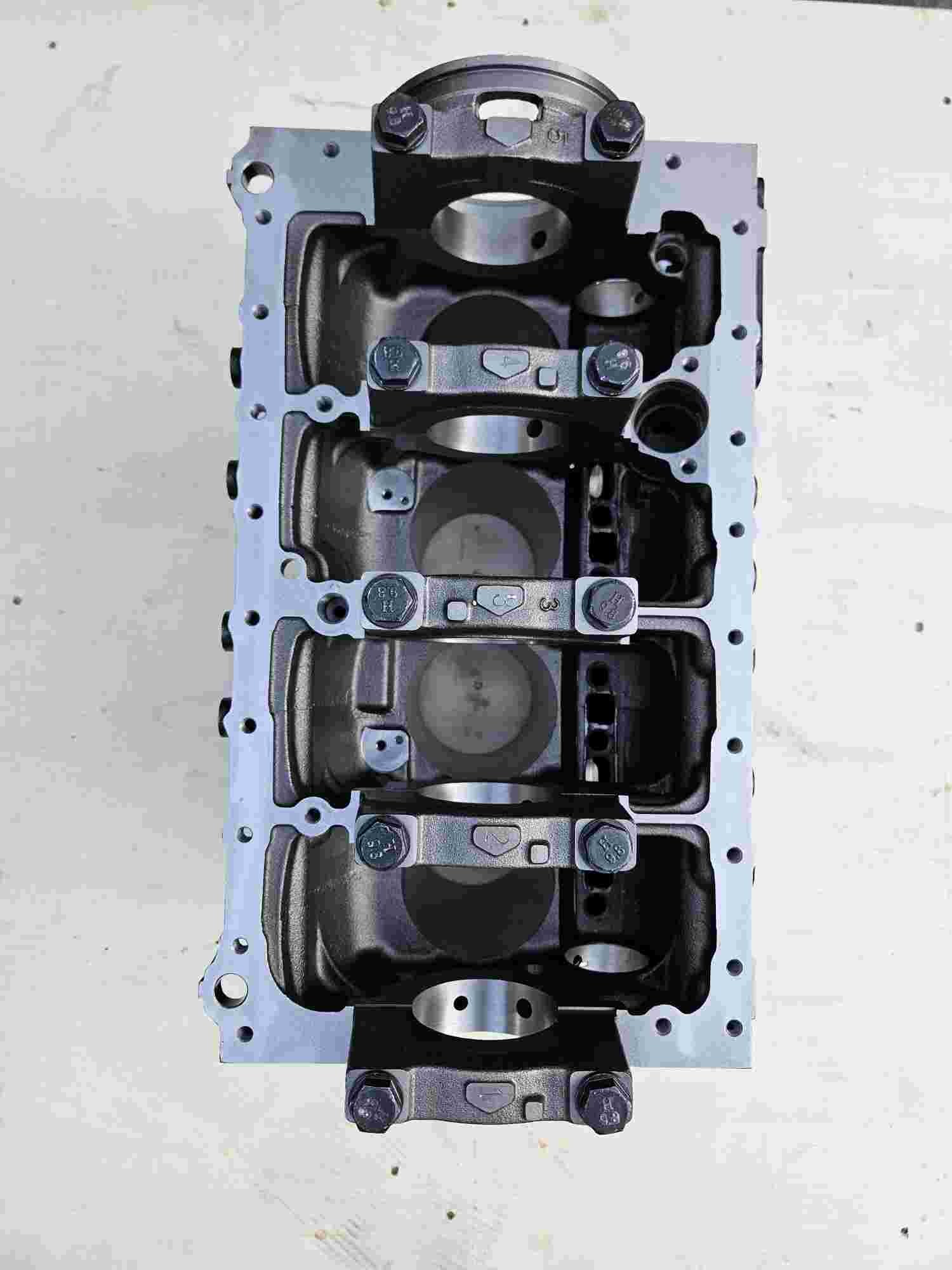 8-97352744-2 Engine Cylinder Block Isuzu 4jb1 Cylinder Block In Engine