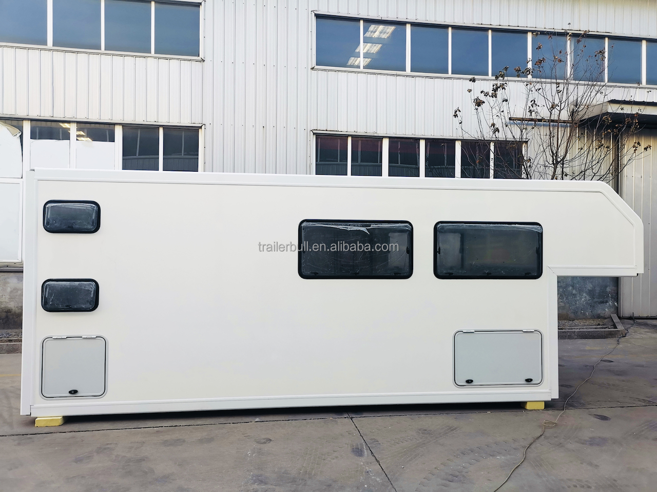 Customizable 20ft Motorhome Cab-over Truckbody for Expedition Vehicles and RV Trailers