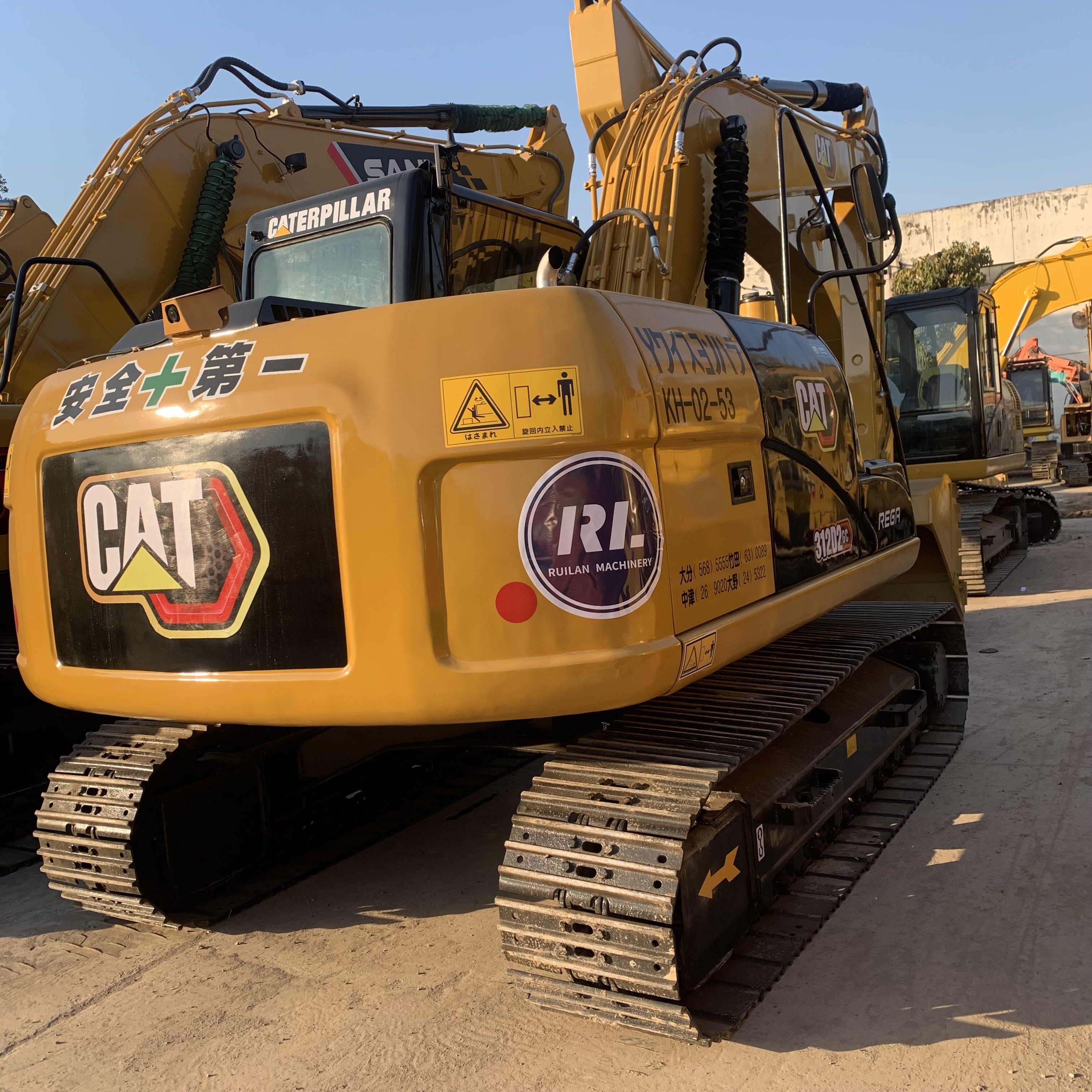 CAT313D2 Excavator 13ton Mini Used 67KW 13000 KG in Shanghai with Excellent Condition