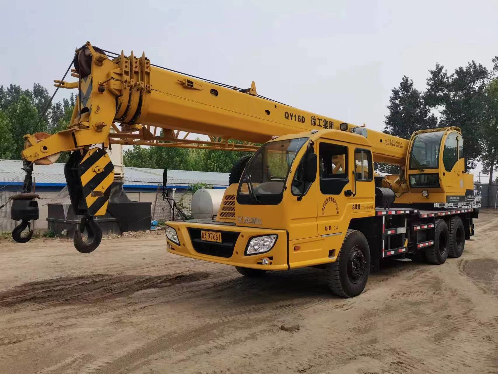 16 Ton Used Truck Cranes Chinese XCMG Crane QY16D Truck Crane