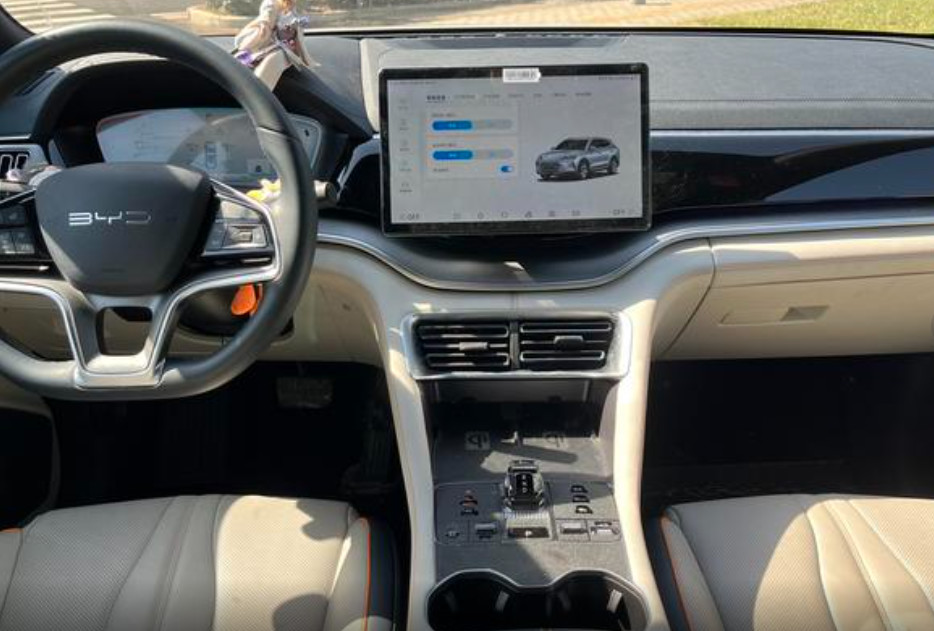 Song PLUS DM 2023 DM-i Champion Edition 150KM Flagship PLUS BYD Compact SUV 1.5L 110HP L4 Plug-in Hybrid