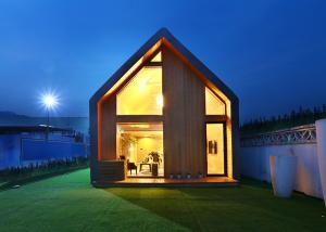 Quality Modern Light Steel Prefab Small Garden Studio Resort House Hotel Cabin Hotel Unit wholesale