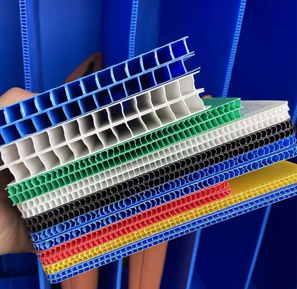 Plastic Corrugated Sheet PP Hollow Panel Customized Any Shape And Size